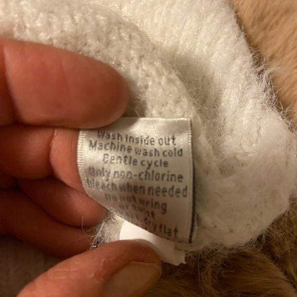 LAUREN CONRAD Women's medium 
Fuzzy WHITE & PEACH sweater - Picture 8 of 12